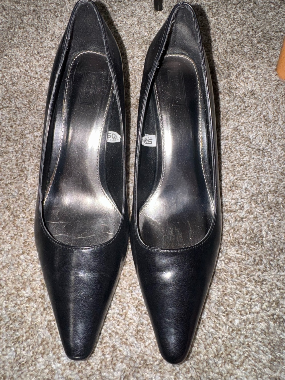 Dana Buchman Black Leather Pointed Toe Pumps Heels